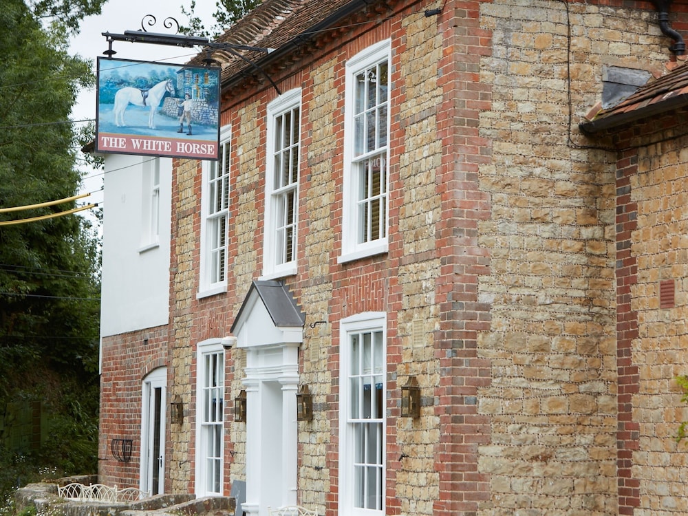 The White Horse Inn — hotel in Chichester