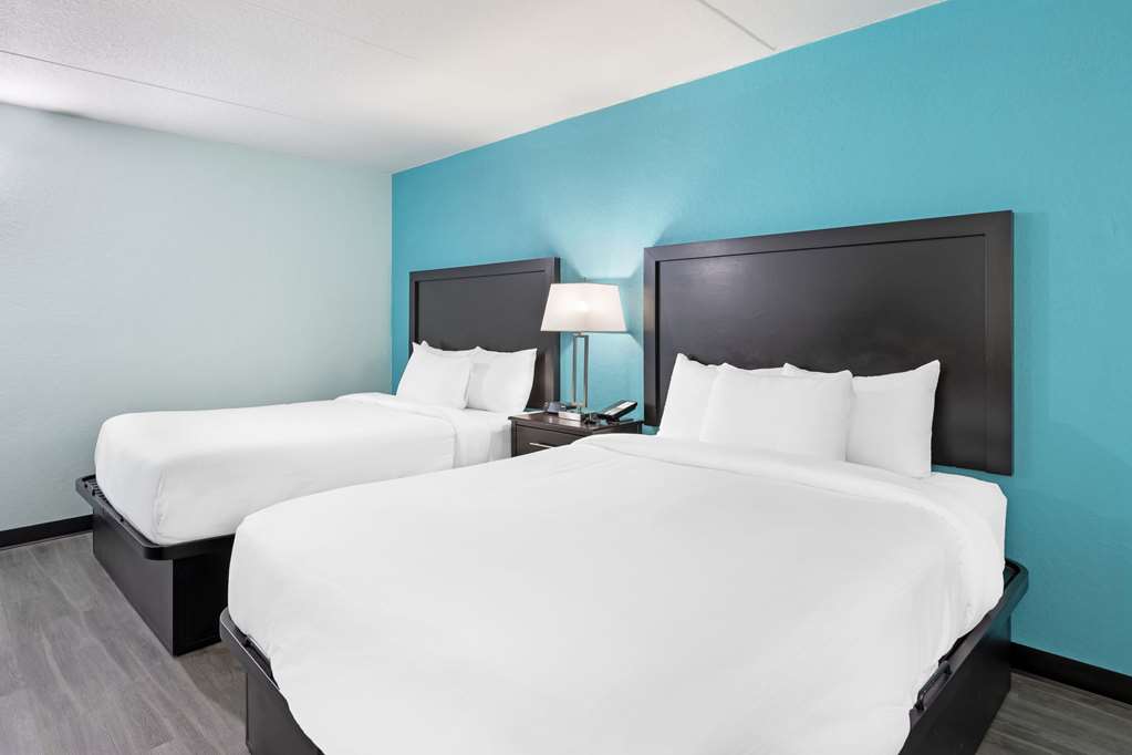Clarion Inn Des Moines Airport - photo 17
