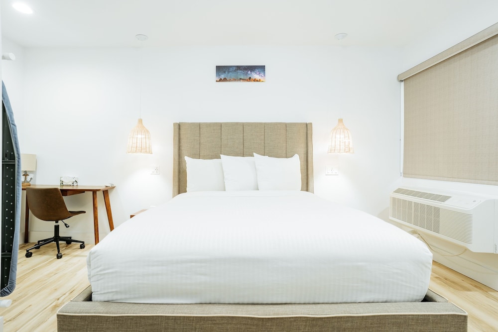 The Belmont Shore Inn - photo 8