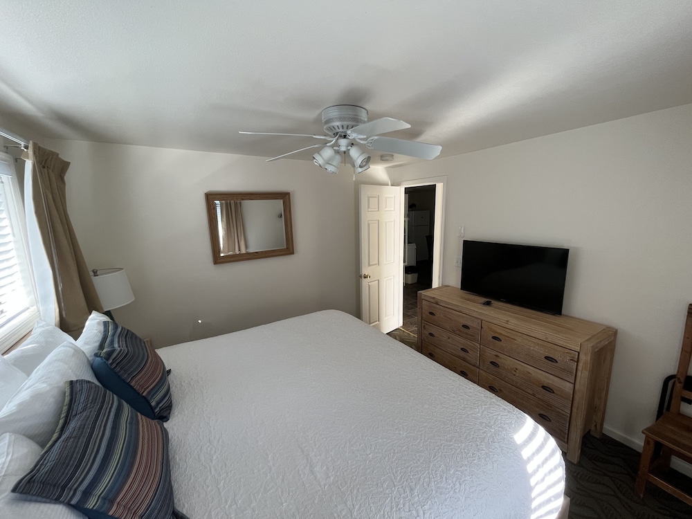 June Lake Villager - photo 48