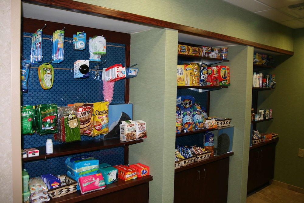 Hampton Inn & Suites Cleveland Mentor - photo 34