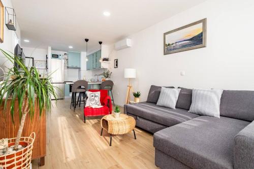 Center Apartment Pia Omis — 4-Star Luxury Hotel in Omis, Croatia