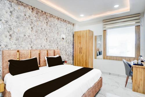 Super Collection O Ram Mandir Ayodhya Formerly Hotel Aarambh in Ajodhya, India