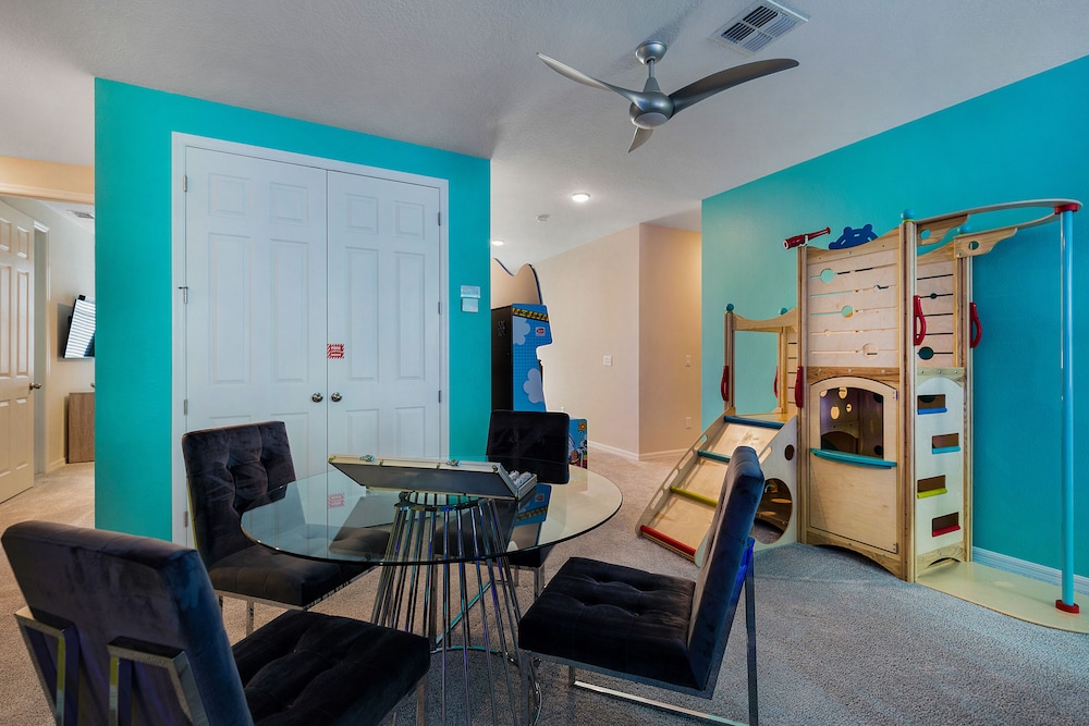 Solara Resort Luxury 9 Bedroom Homes - photo 42