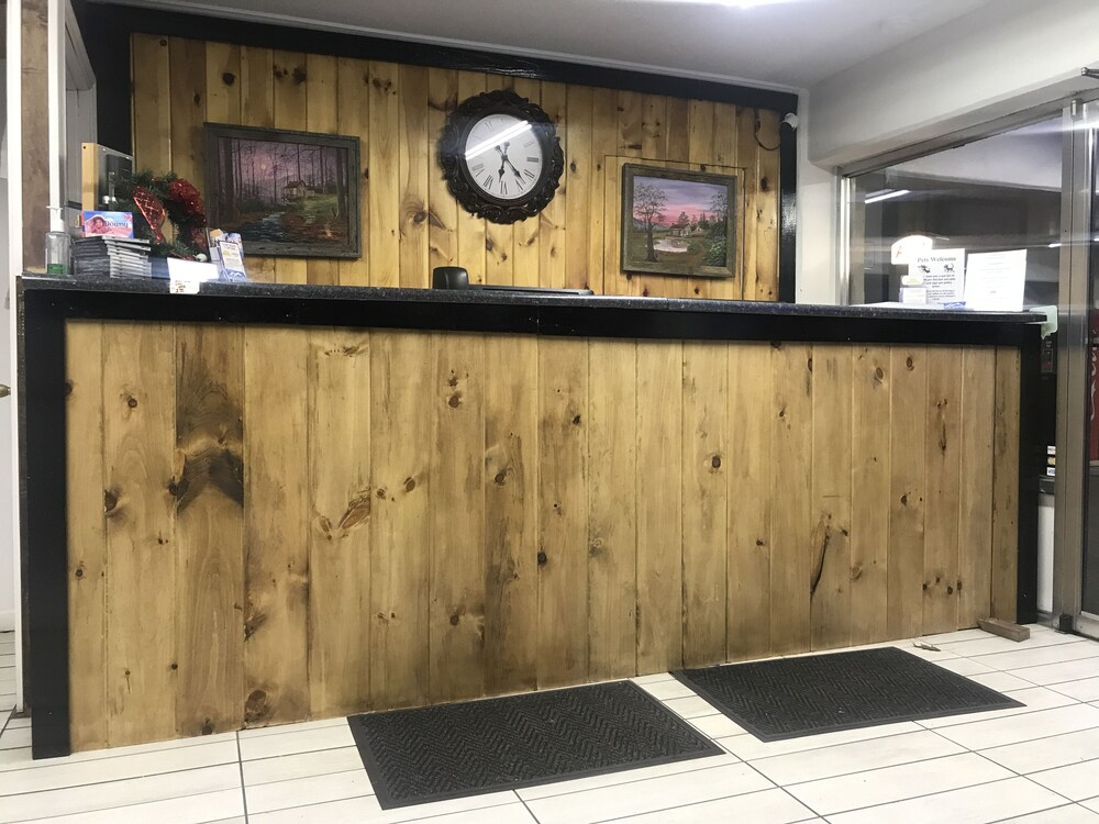 Bear Mount Inn & Suites - photo 4