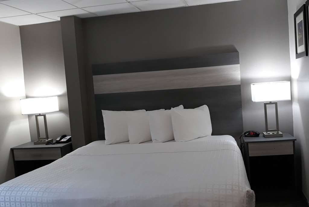 Baymont Inn & Suites by Wyndham Lafayette Purdue Area - photo 14