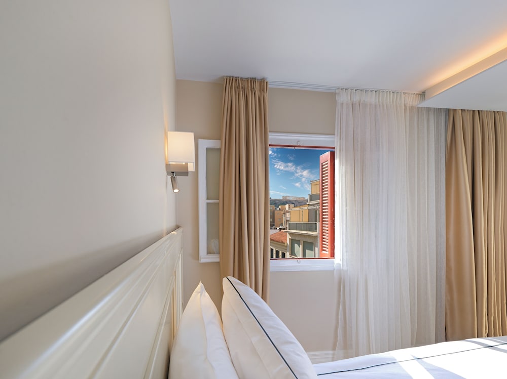Vrachos Athens Suites — 4-Star Luxury Hotel in Athens, Greece