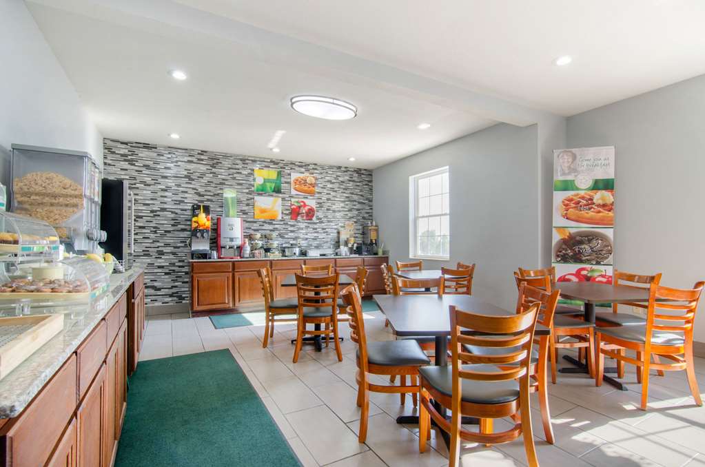 Quality Inn Kearney Liberty - photo 27