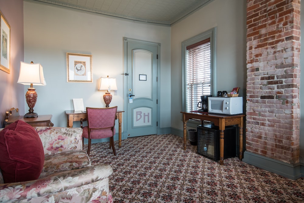 The Black Hawk Hotel - photo 29