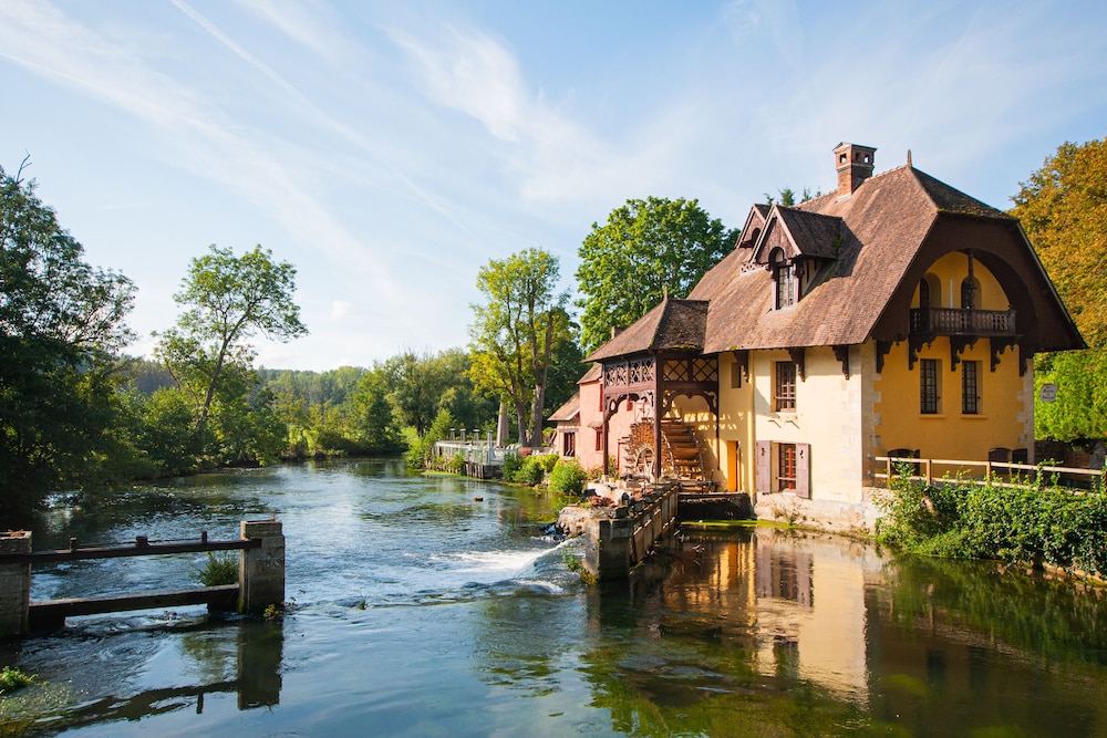 Le Moulin de Fourges in Vernon, France