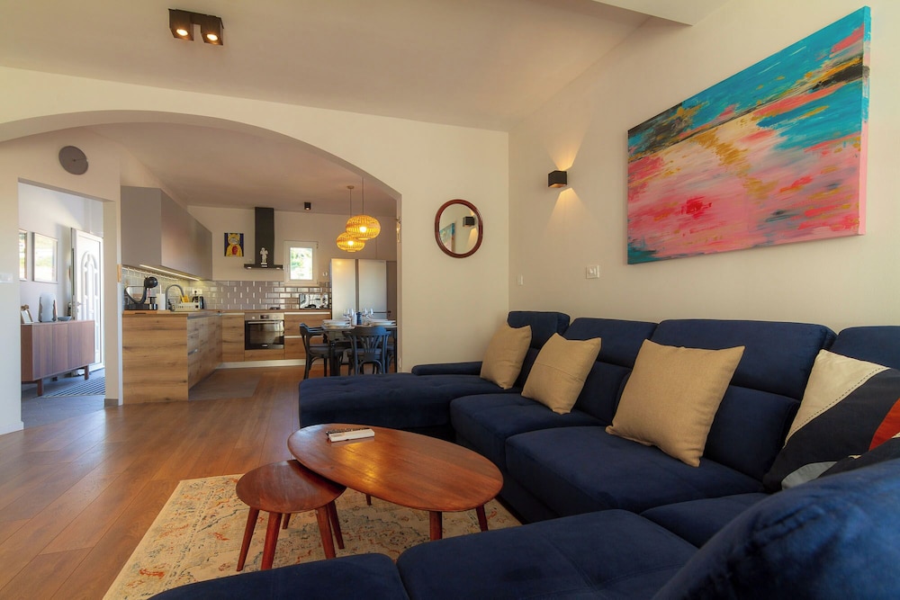 Blue Arb Apartment Rab — 4-Star Luxury Hotel in Rab, Croatia