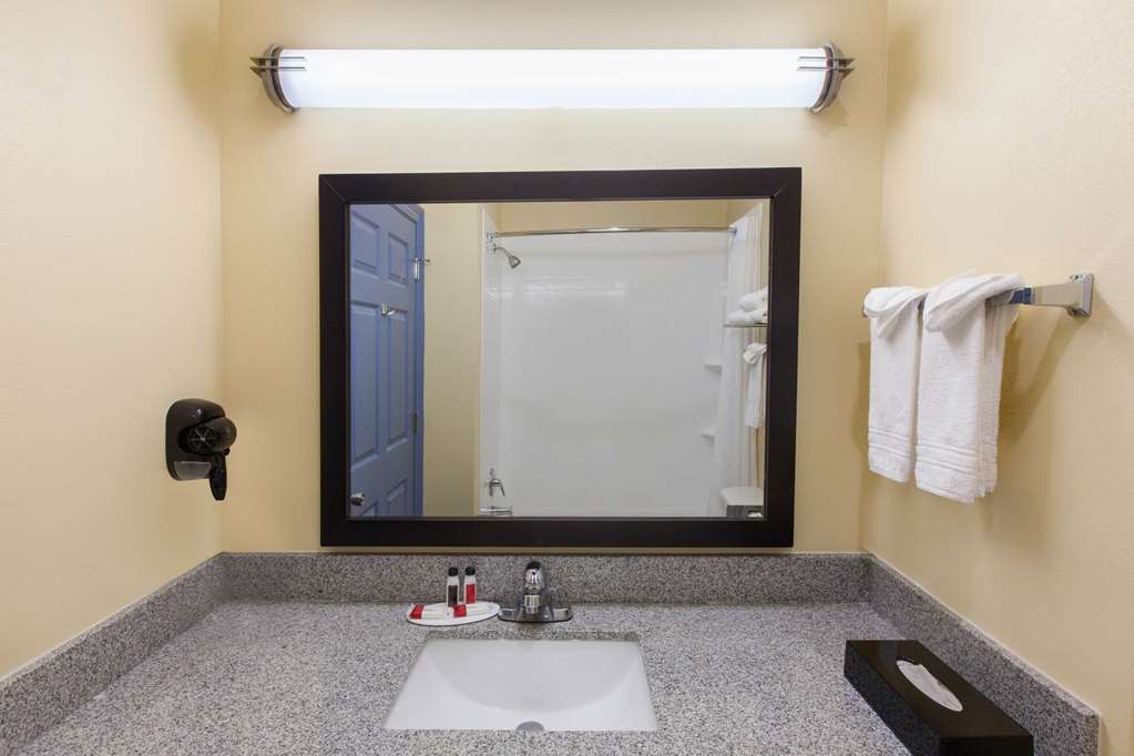 Days Inn by Wyndham Baton Rouge Airport - photo 20