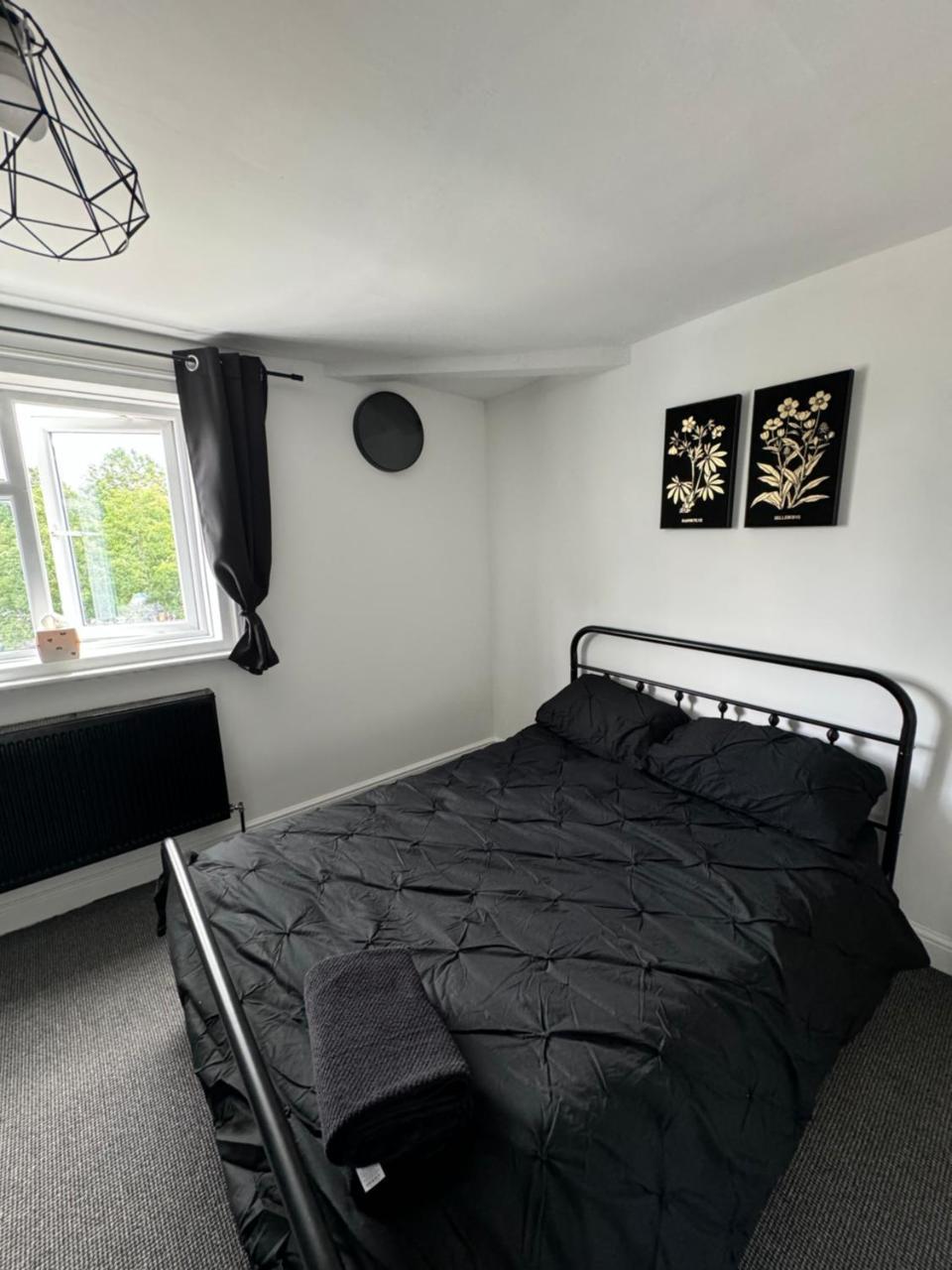 Double Flexy Room Located 2 Minutes From Gloucester Royal Hospital in Gloucester, United Kingdom