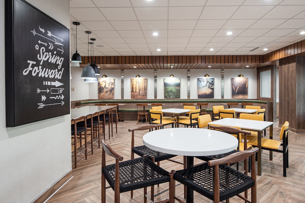 Fairfield Inn & Suites by Marriott Anaheim Los Alamitos - photo 43