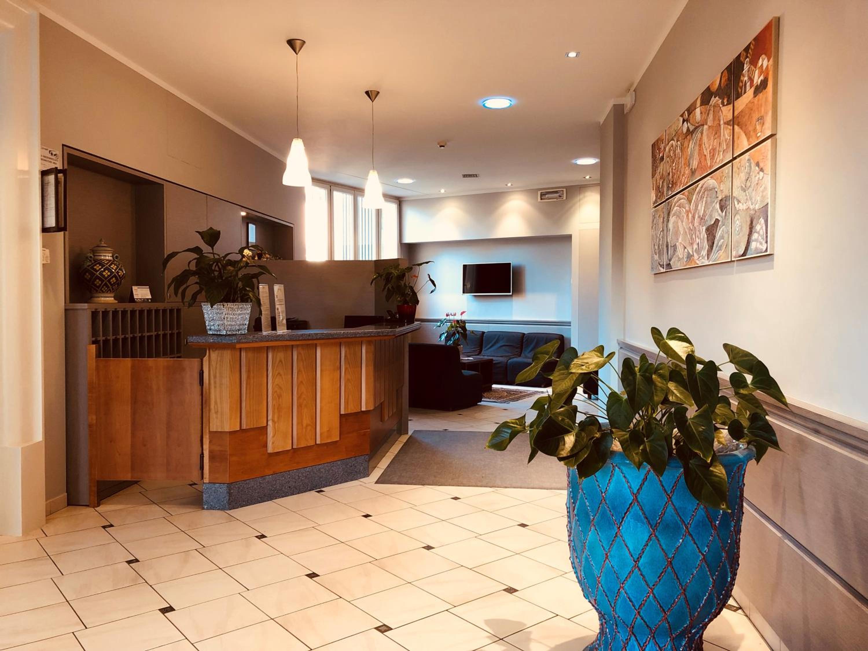 Hotel Delfina — Signa