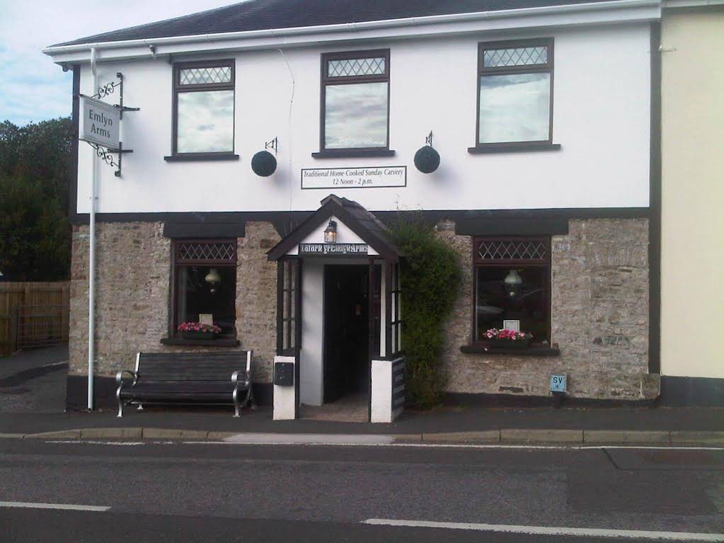 Emlyn Arms — hotel in Carmarthen
