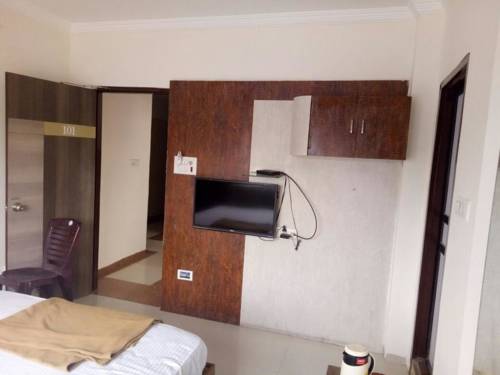 Jk Rooms 133 Prime Inn nr Railway Stn