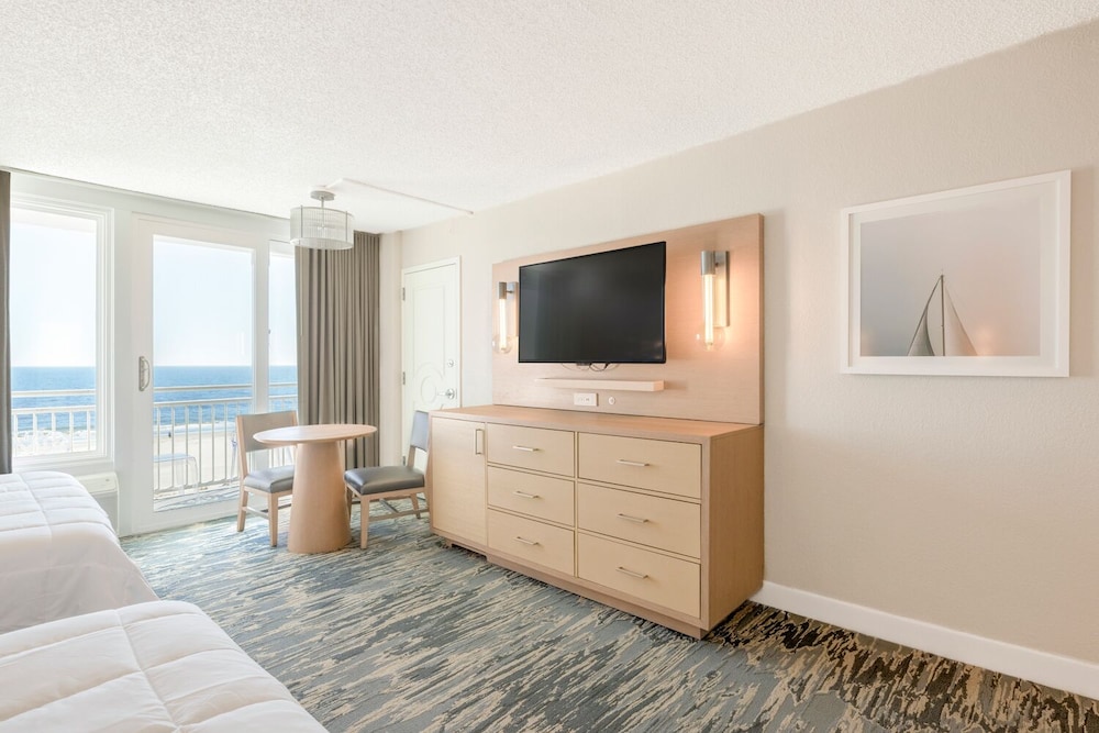 Port O Call Hotel - photo 6