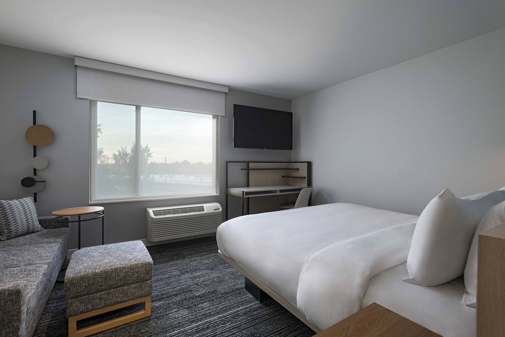 TownePlace Suites by Marriott Brentwood - photo 5