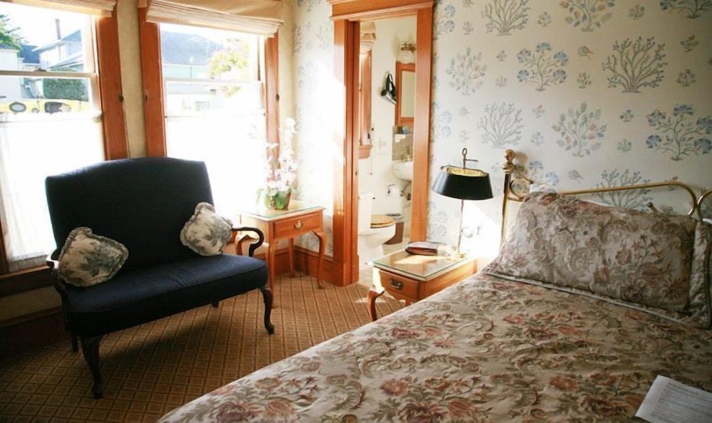 Pacific Grove Inn - photo 8