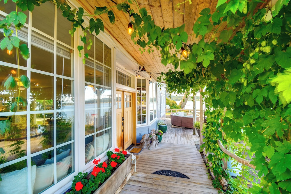 Gig Harbor House W Private Beach Views 18522056 — Gig Harbor