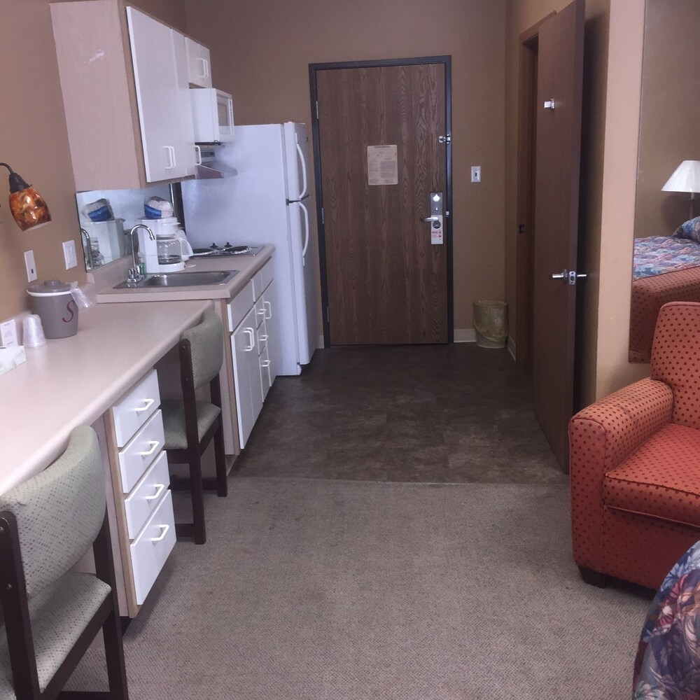 The Sterling Hotel and Extended Stay - photo 10