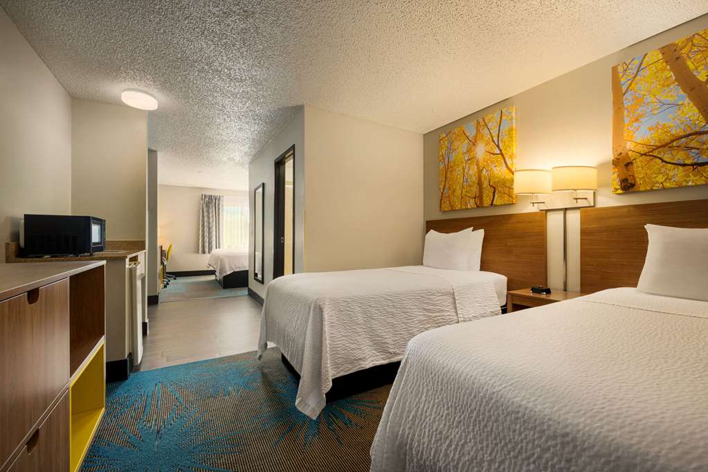 Days Inn by Wyndham Carbondale - photo 23
