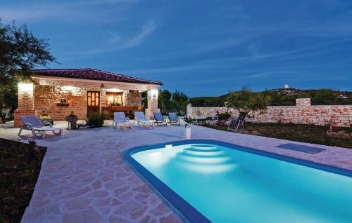 Villa Anita — 4-Star Luxury Hotel in None, Croatia
