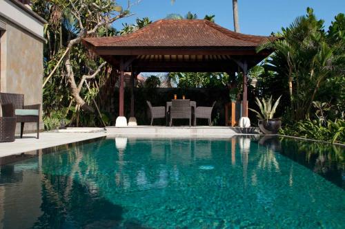 Sundara Oceanside Villa — 4-Star Luxury Hotel in Bali, Indonesia