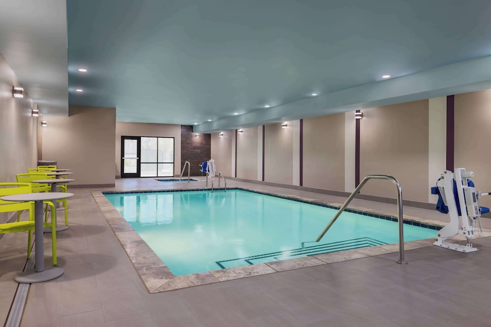 Home2 Suites By Hilton El Centro - photo 23