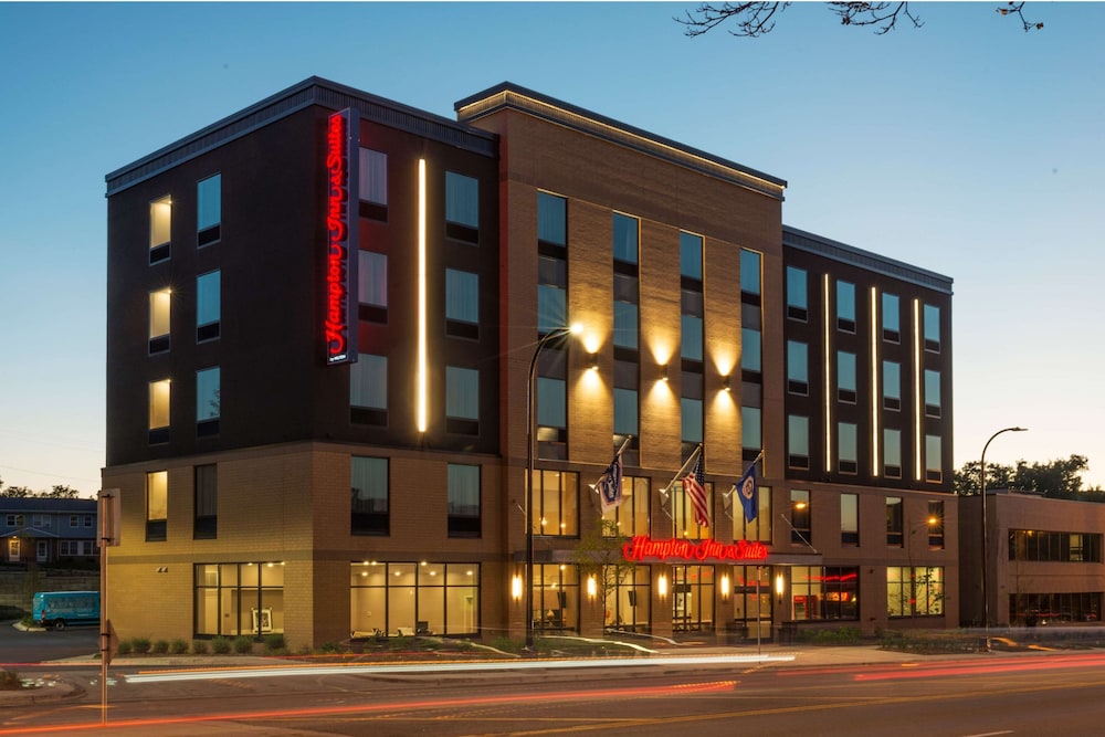 Hampton Inn & Suites Minneapolis University Area - featured photo
