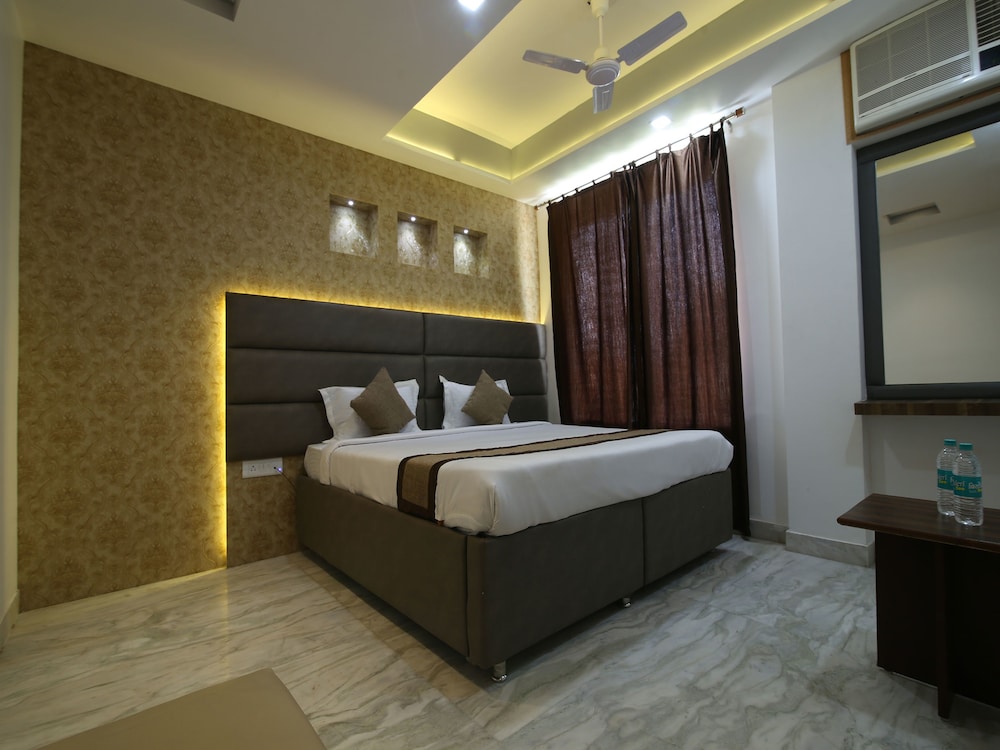 Oyo 16372 The Vantage - last minute hotel in Agra