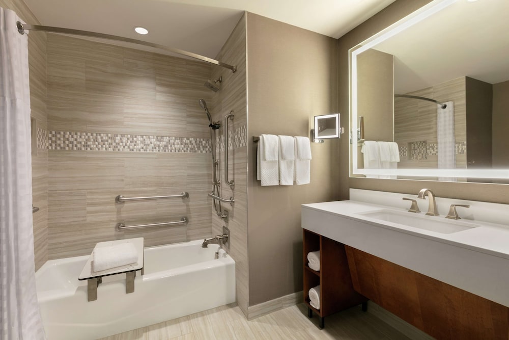 Embassy Suites by Hilton Berkeley Heights - photo 31