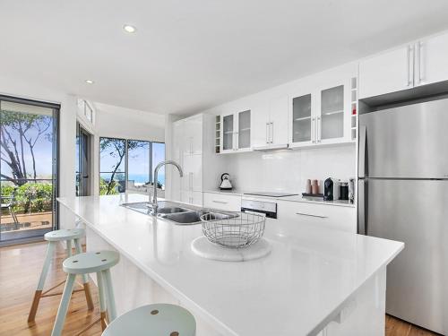 Stunning Seaviews Sunshine Beach — Sunshine Beach — photo 2