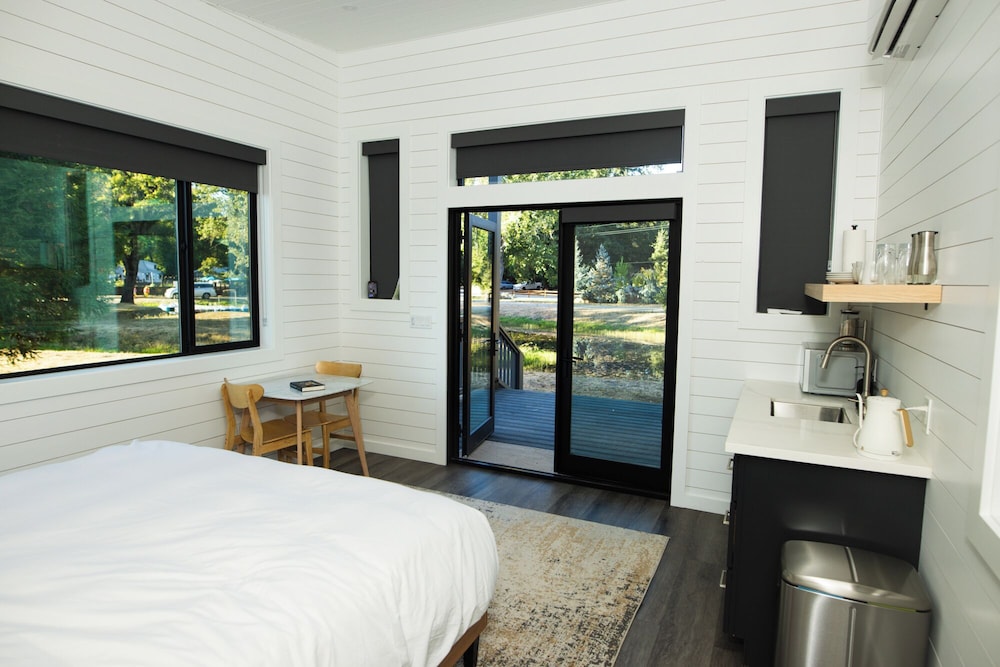 Mandala Springs Wellness Retreat Center - photo 12