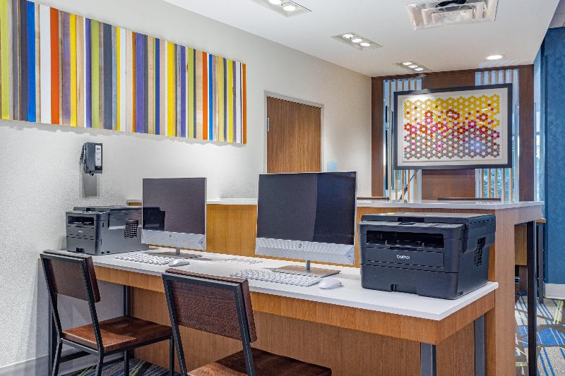 Holiday Inn Express & Suites Elkhart North by IHG - photo 4