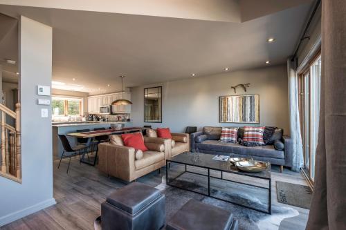 Tremblant Prestige Clairiere 404 — 4-Star Luxury Hotel in Mont-Tremblant, Canada