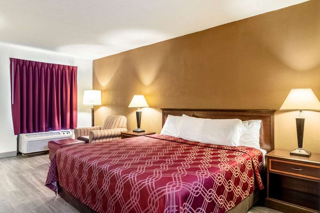 Econo Lodge Acworth East - photo 15