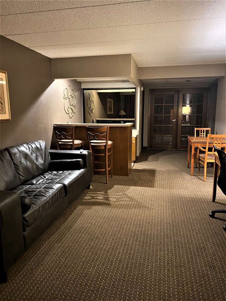 Best Western Plus Kelly Inn - photo 36