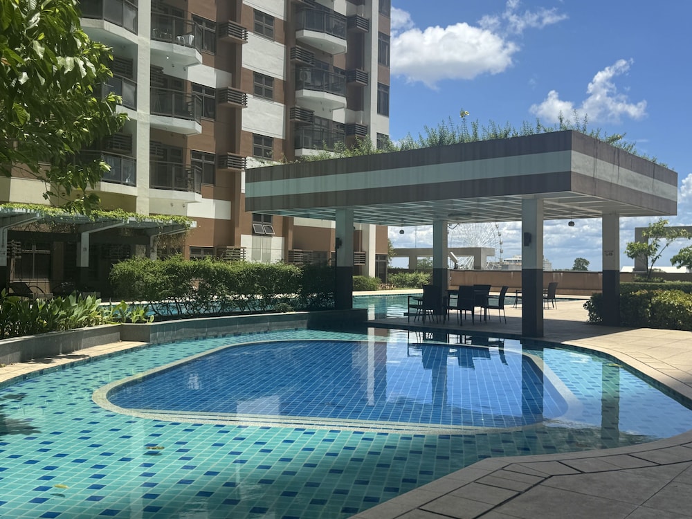 Levi&Moon's Haven in the Sky 2Bath — 4-Star Luxury Hotel in Pasay, Philippines
