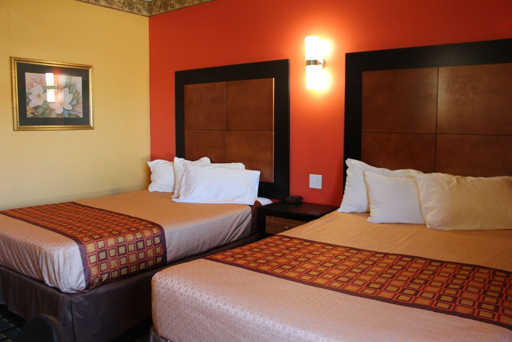 Magnolia Inn And Suites - photo 13