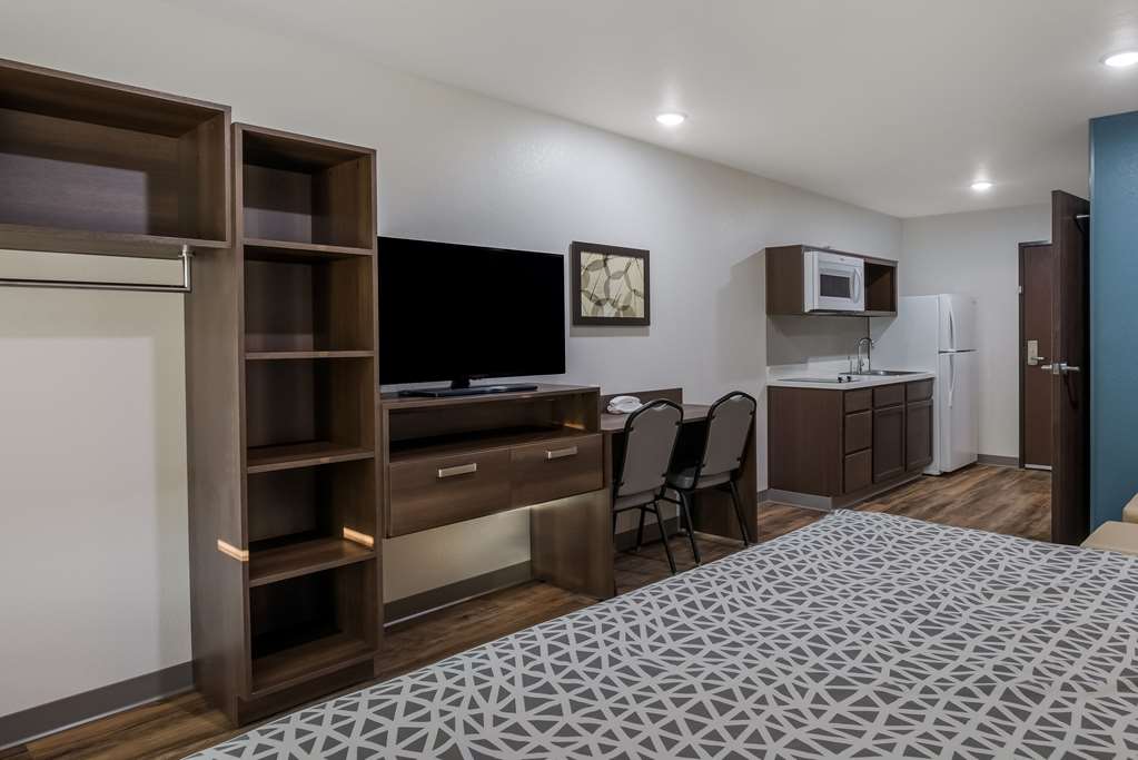 Woodspring Suites Milwaukee Menomonee Falls - photo 39