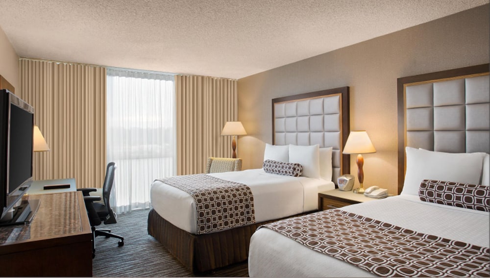 Crowne Plaza San Francisco Airport by IHG - photo 7