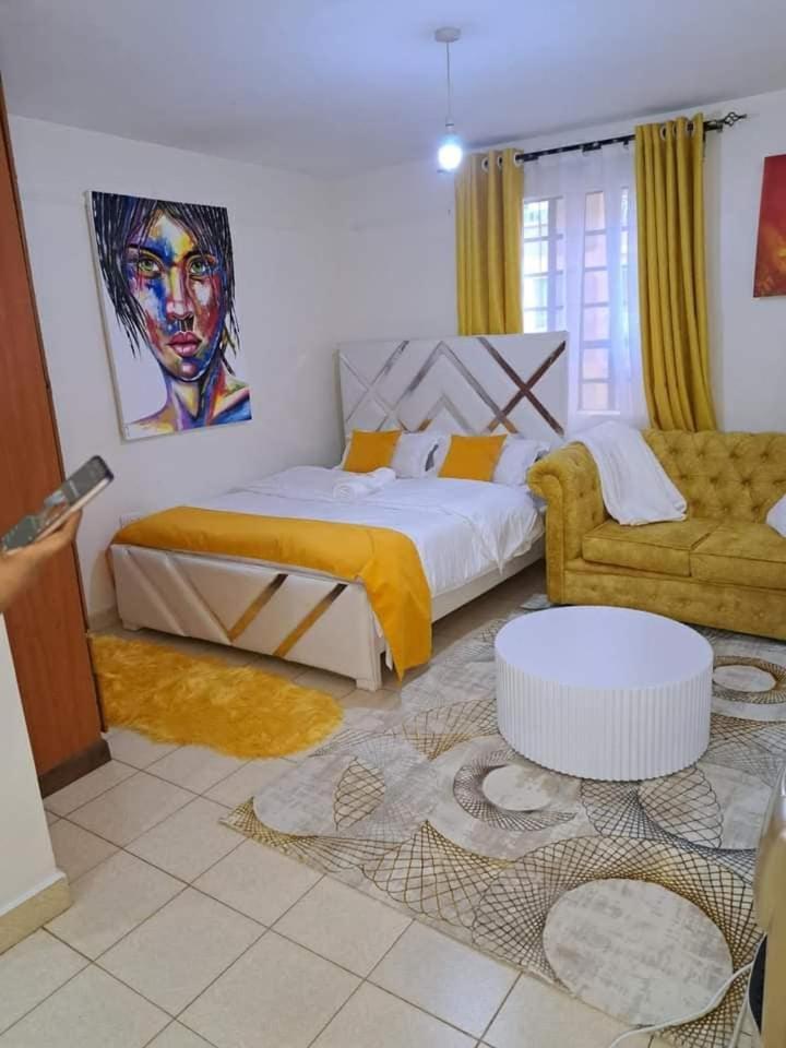 Lux Suites Red Plate Studio Apartments