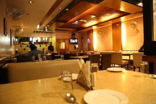 Hotel Sandhuz Residency