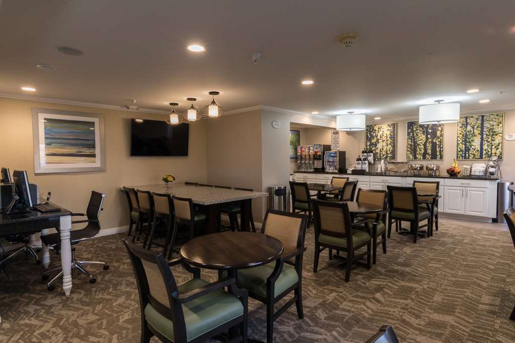 Baymont by Wyndham Detroit Airport Romulus - photo 12