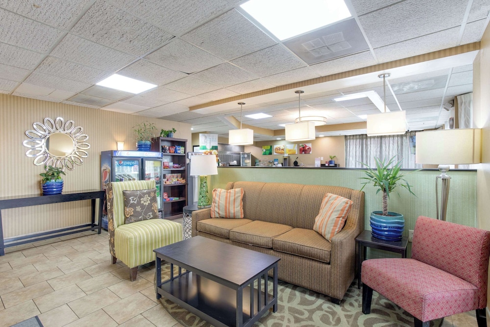 Quality Inn Lebanon - photo 2