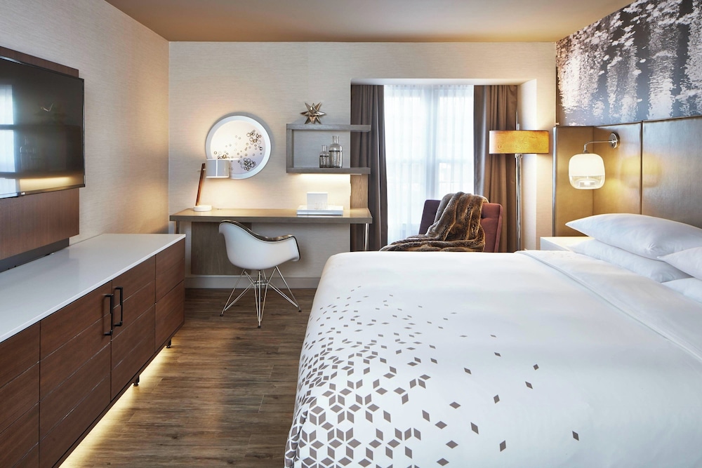 The Del Monte Lodge Renaissance Rochester Hotel & Spa - photo 10
