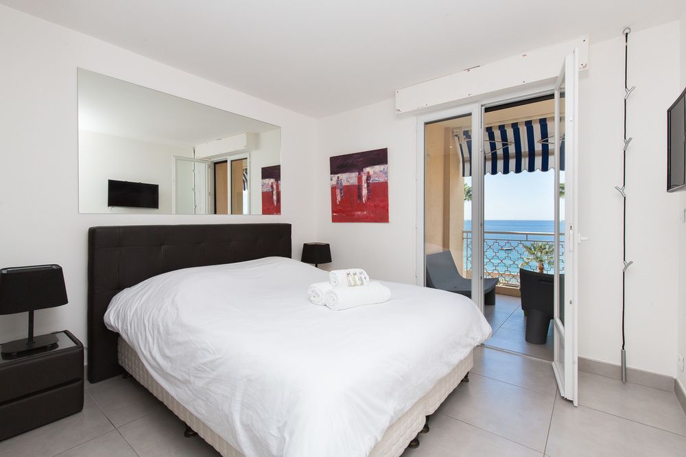 Résidence Saint Rémy YourHostHelper — 5-Star Luxury Hotel in Cannes, France