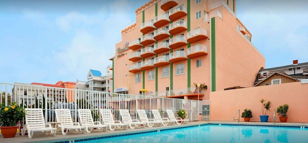 Paradise Plaza Inn - photo 27